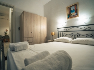 Kamarado Studios_Quadruple Room A _Kamares_Sifnos